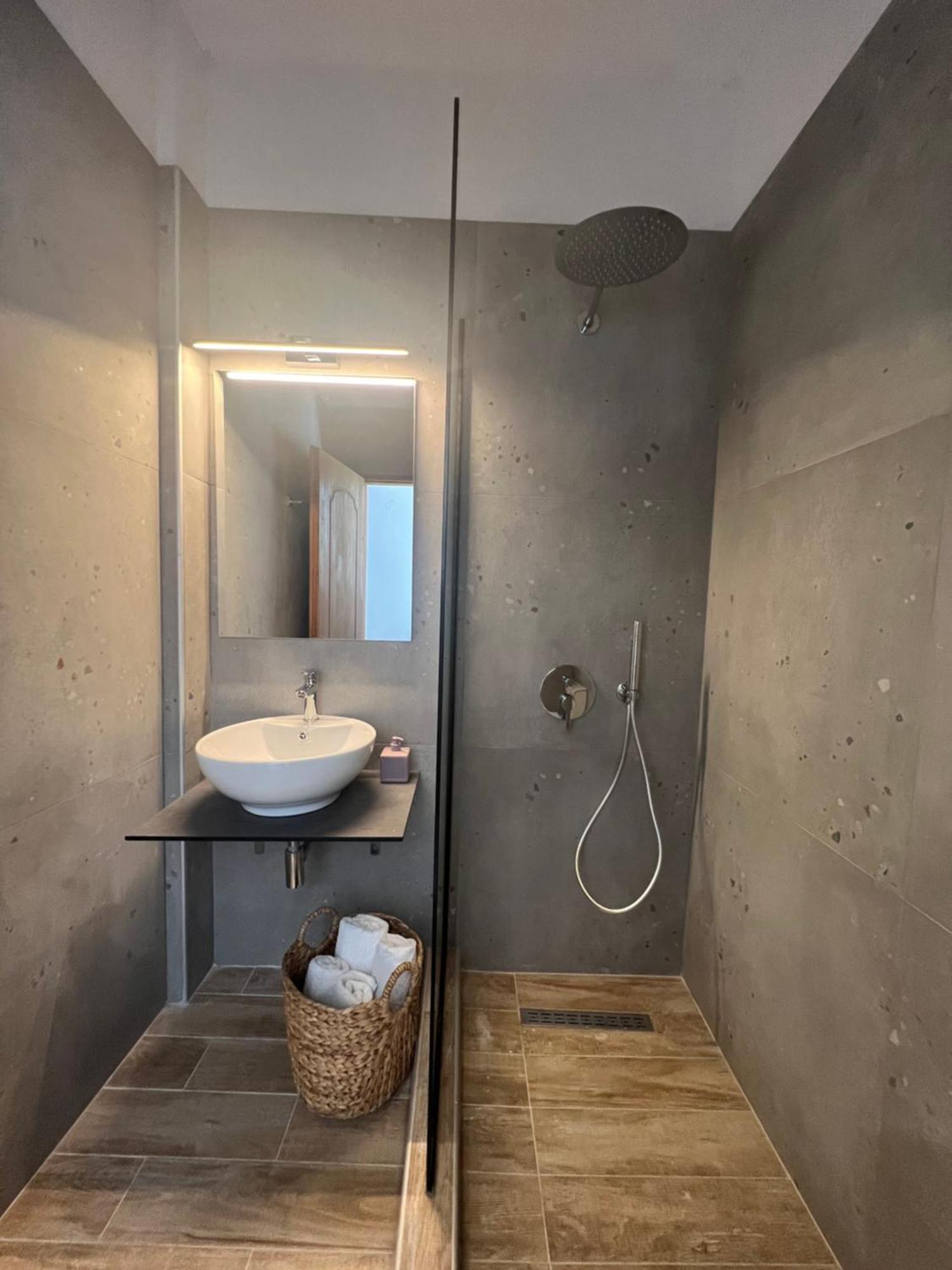 Australia Apartment *
